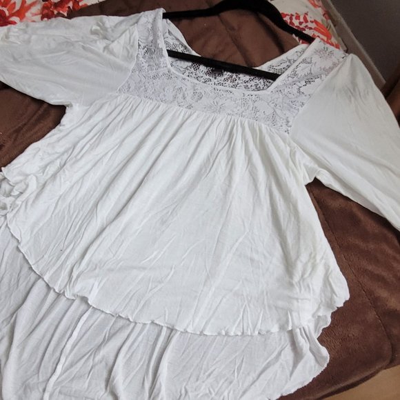 ladies blouse - Picture 3 of 3